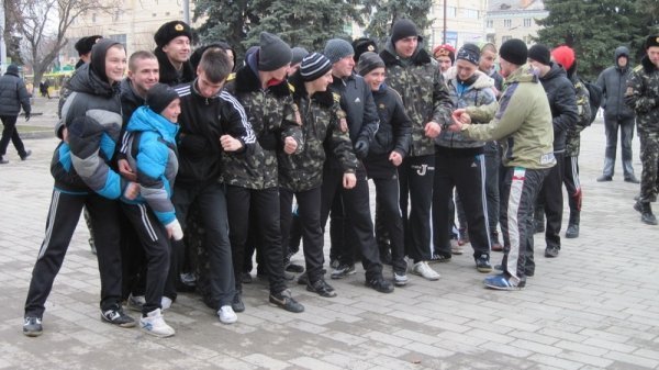 У Луцьку памʼять Шухевича вшанували пробігом. ФОТО